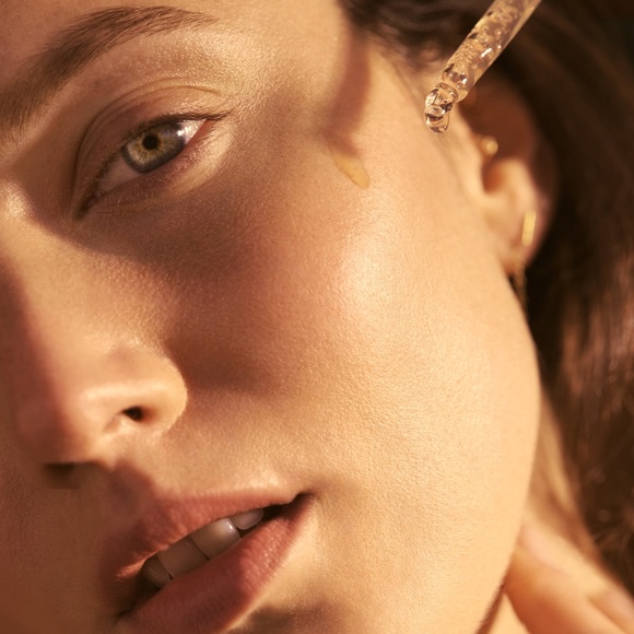 Eve Lom Radiance Repair Retinol Serum, 9.5ml - Picture 6 of 6